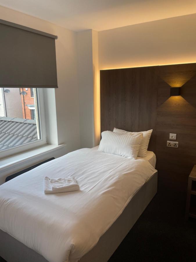 Glasgow Airport Apartments Paisley Exterior foto