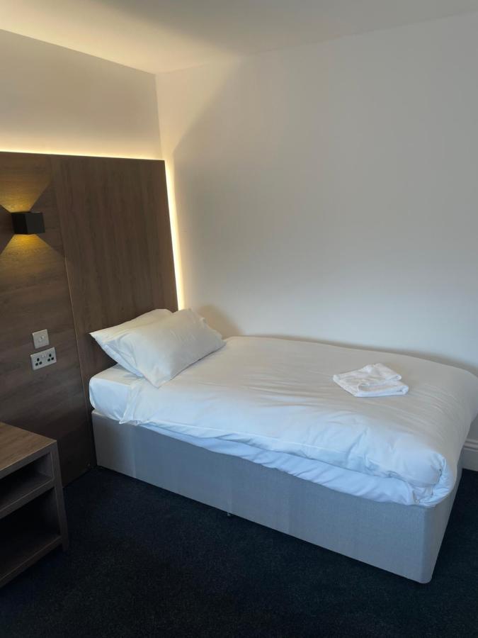 Glasgow Airport Apartments Paisley Exterior foto